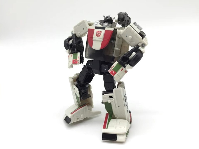 Transformers Earthrise Deluxe Wheeljack Video Review With Images 10 (10 of 24)